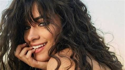 camila cabello desnuda|Camila Cabello enciende Instagram con atrevido topless durante。